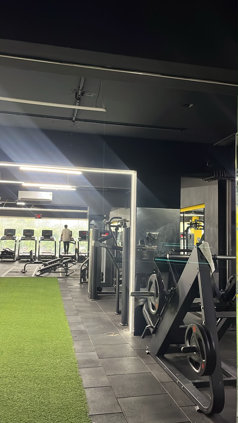 Cardio zone with treadmills